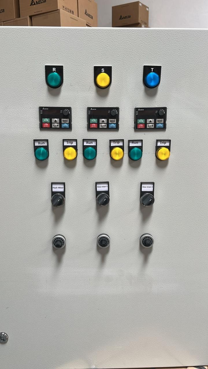 Mixer control desk with three Delta MS300 drives, phase indicators and Run/Trip lamps